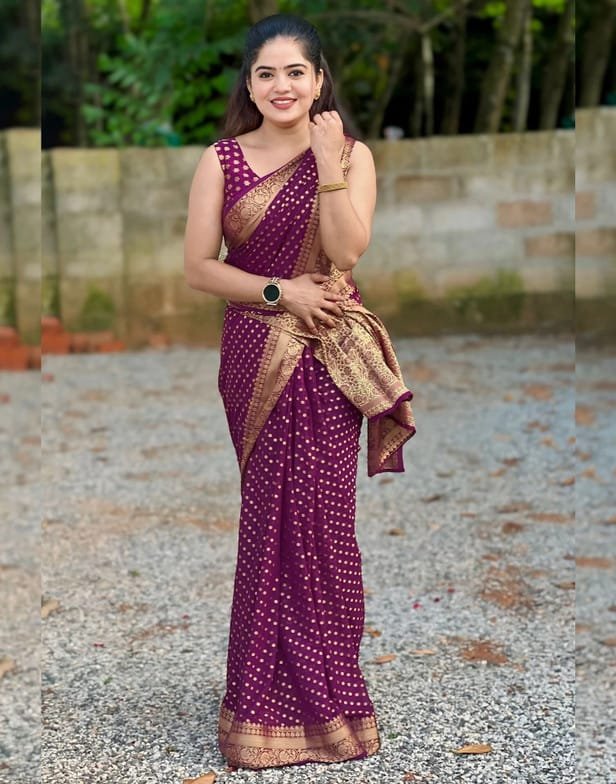 Sharini Banarasi Silk Blend Jacquard Saree
