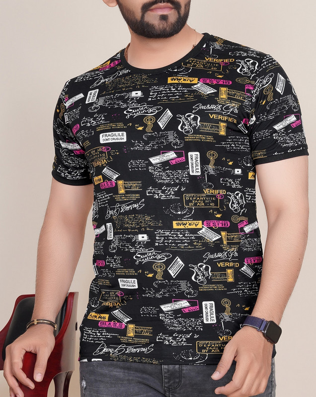 Kavish Collage-inspired graphic designT-Shirt 