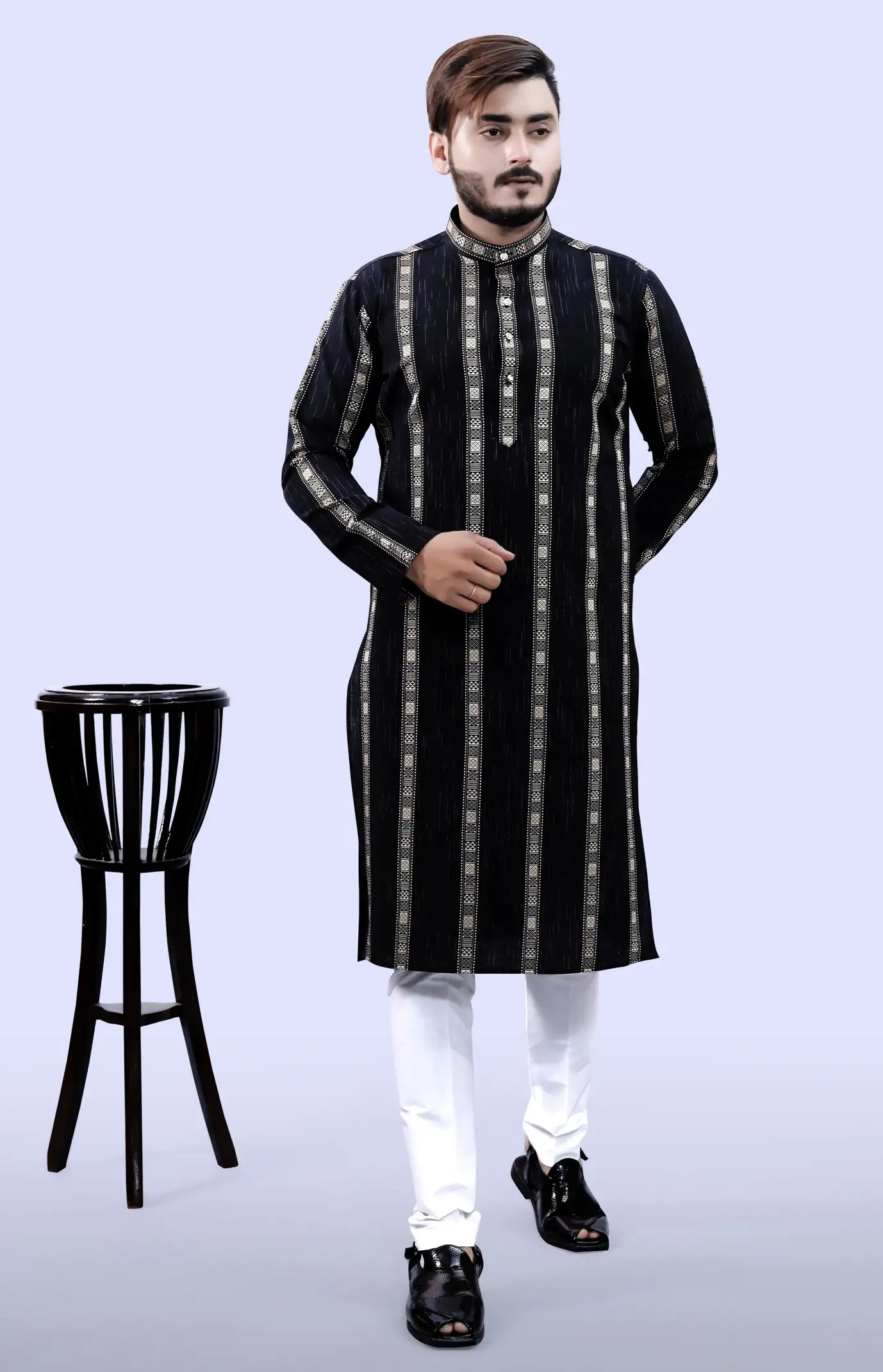 Tirthan Repeating geometric print