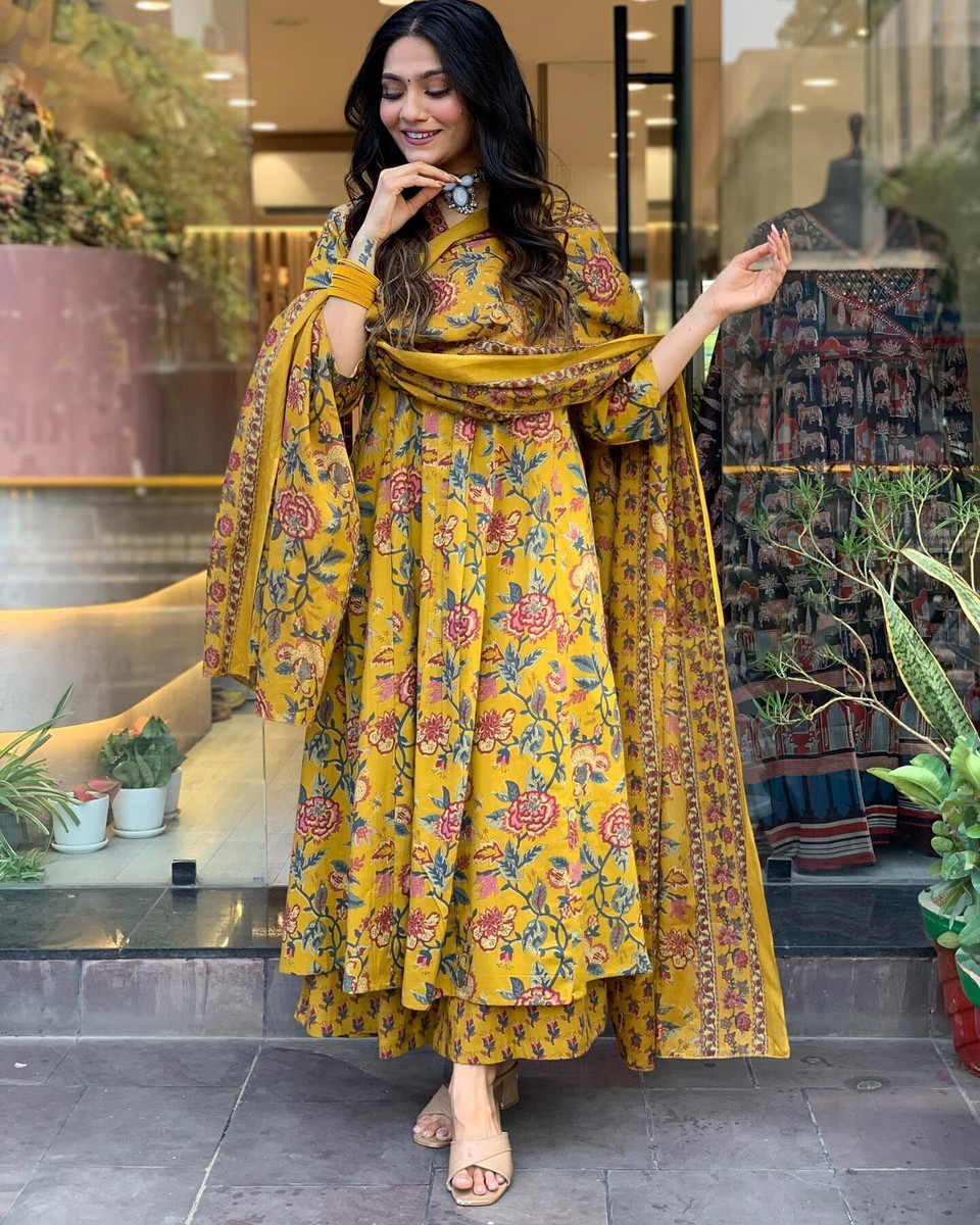Divashree Floral Printed Viscose Salwar Suit Set 