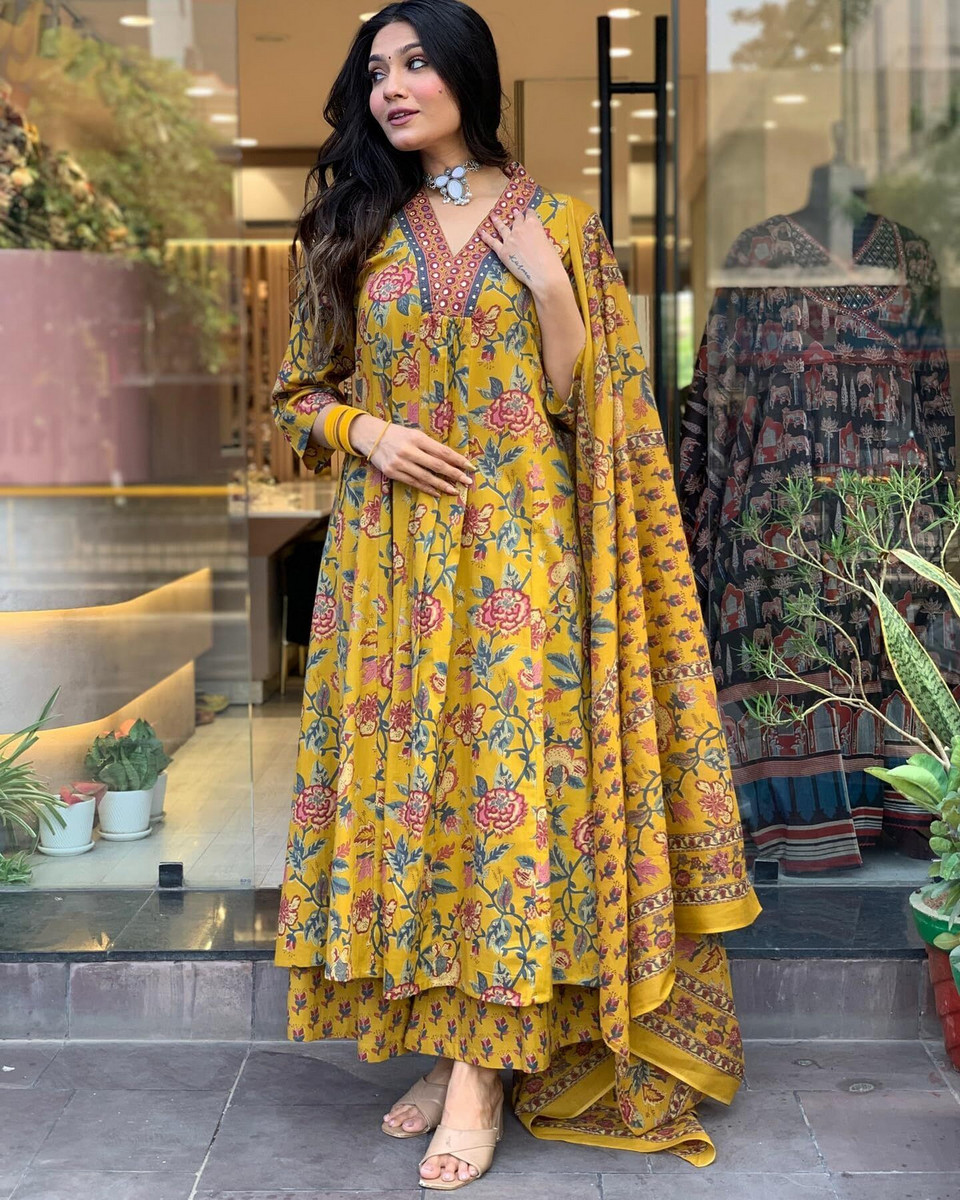 Divashree Floral Printed Viscose Salwar Suit Set 