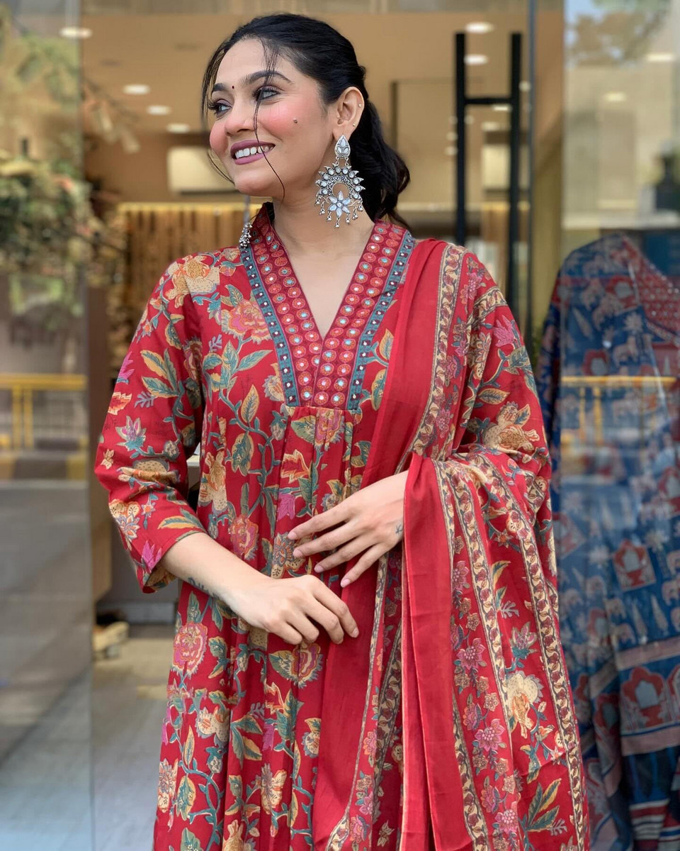 Divashree Floral Printed Viscose Salwar Suit Set 