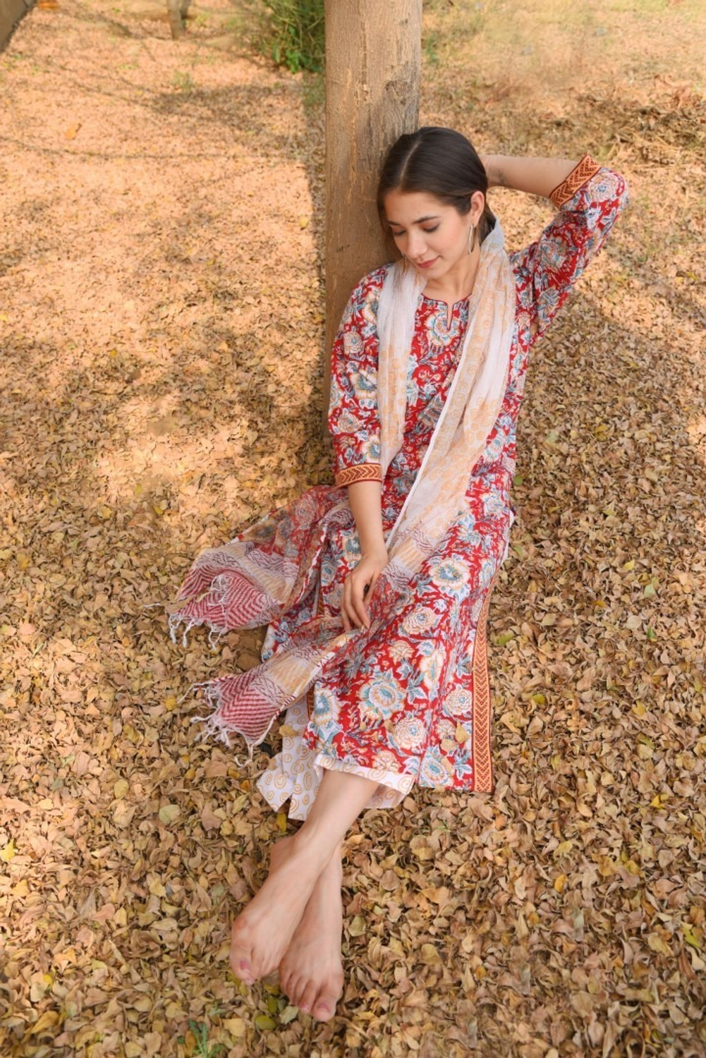 Rivanta Red Floral V-Neck Salwar Suit Set 