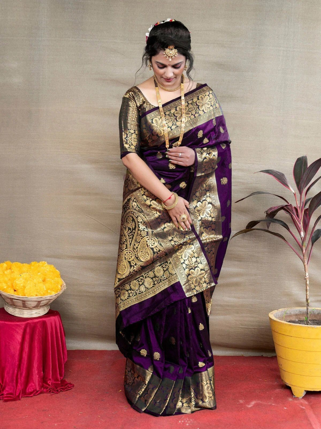  Avnika Woven Kanjivaram Festive Wear