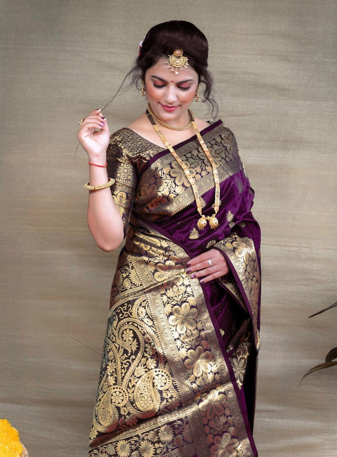  Avnika Woven Kanjivaram Festive Wear