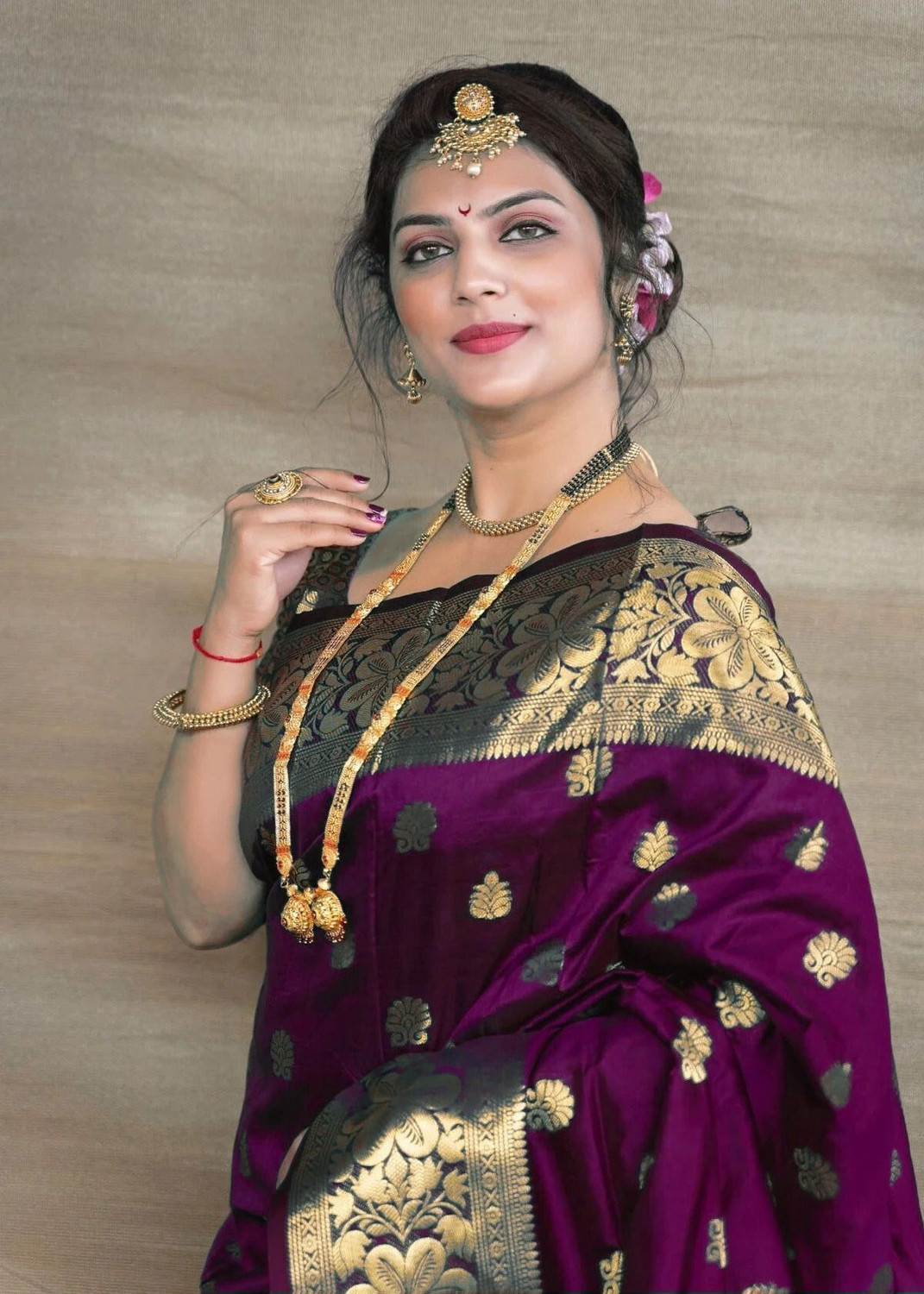  Avnika Woven Kanjivaram Festive Wear
