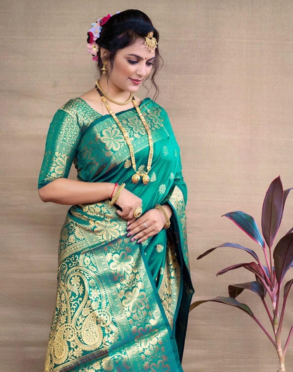  Avnika Woven Kanjivaram Festive Wear