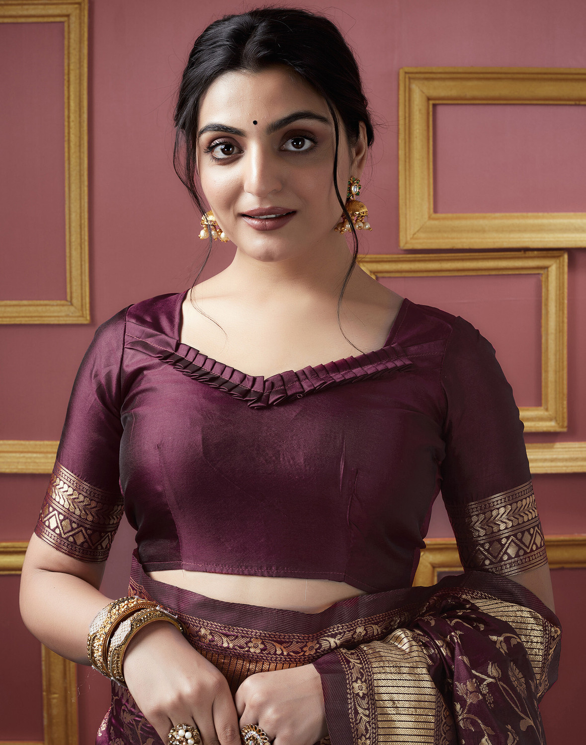 Sharini Banarasi Cotton Silk Blend Saree 