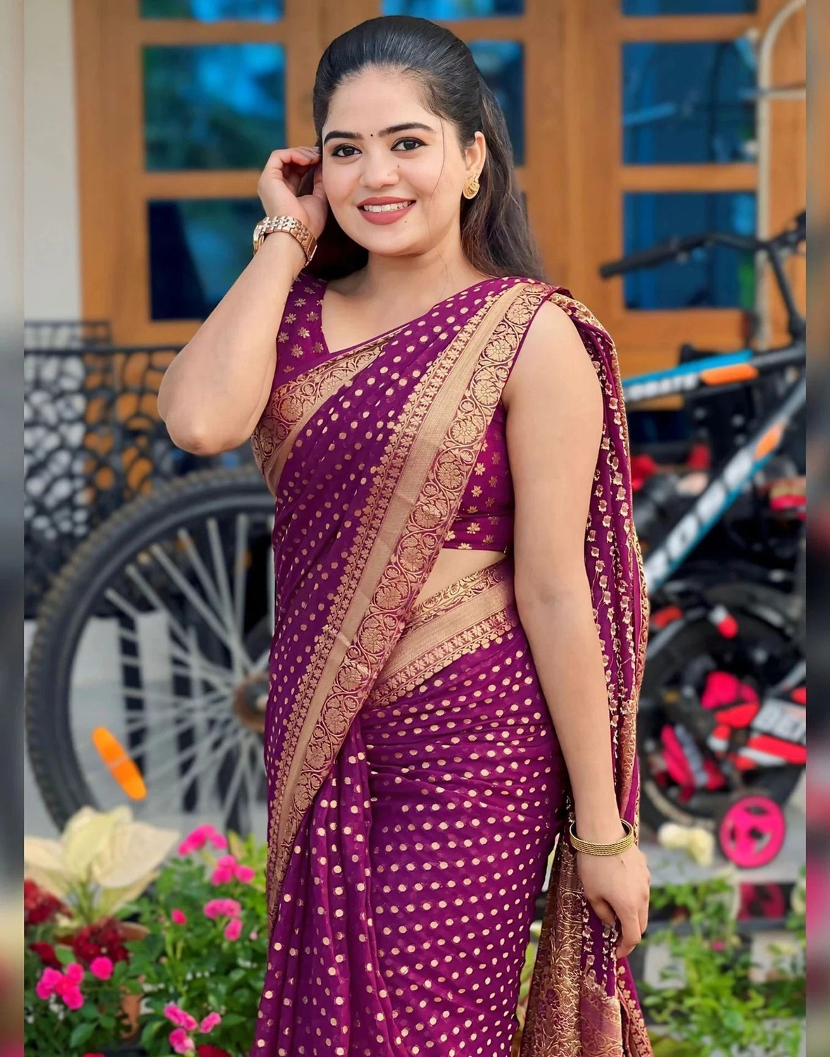 Sharini Banarasi Silk Blend Jacquard Saree