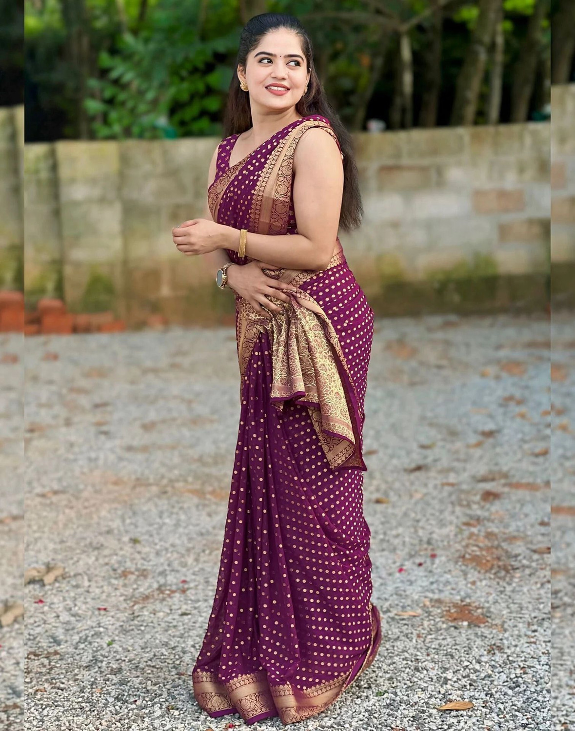 Sharini Banarasi Silk Blend Jacquard Saree