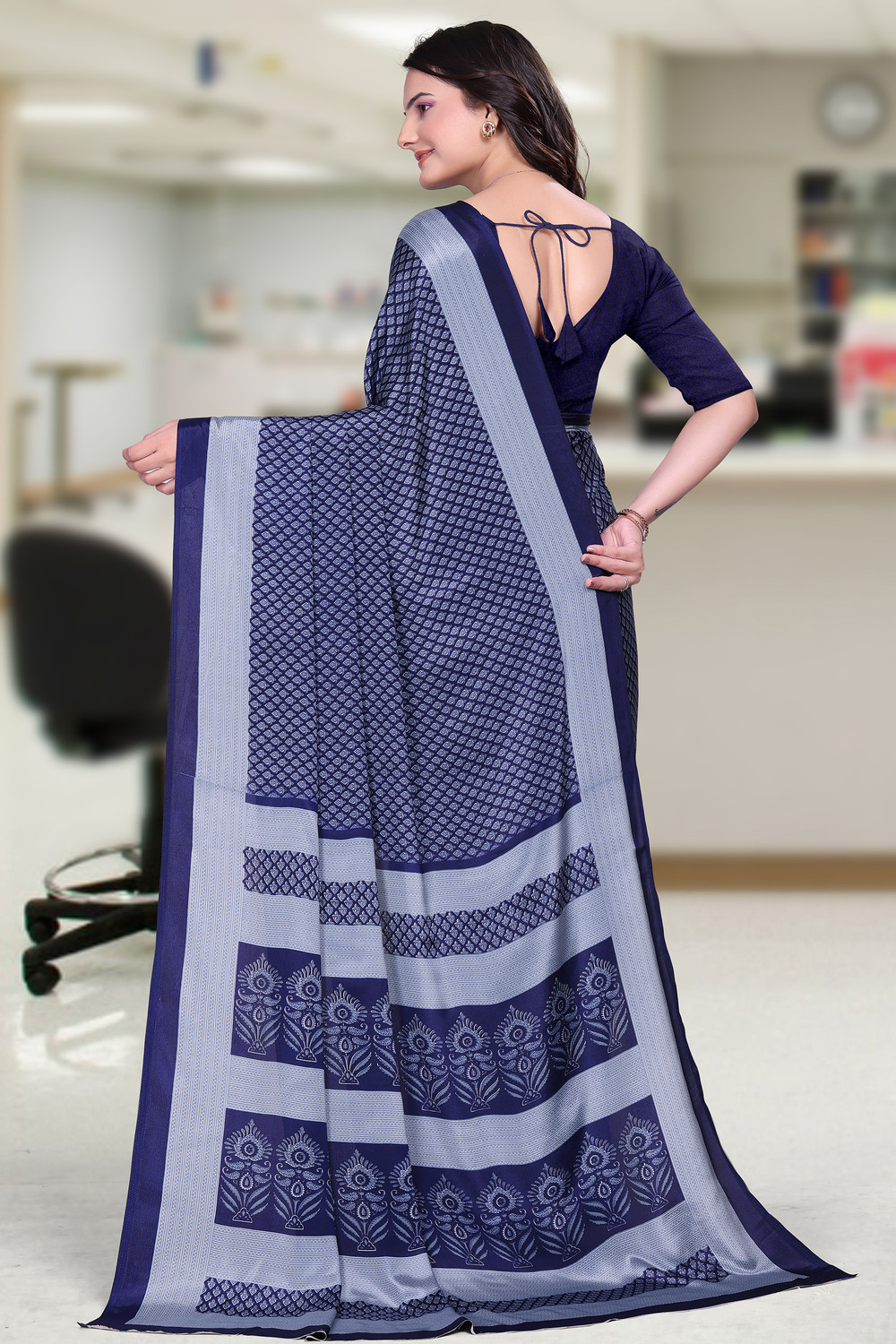 Kashvi Small Rose Design Saree