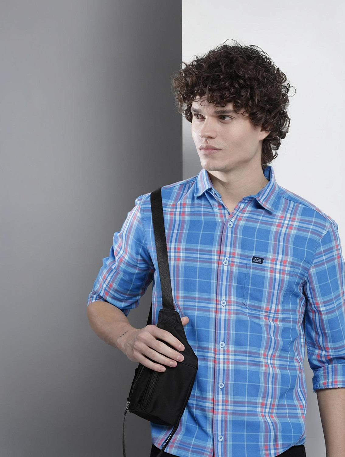 Ivaan Solid white crew-neck t-shirt.