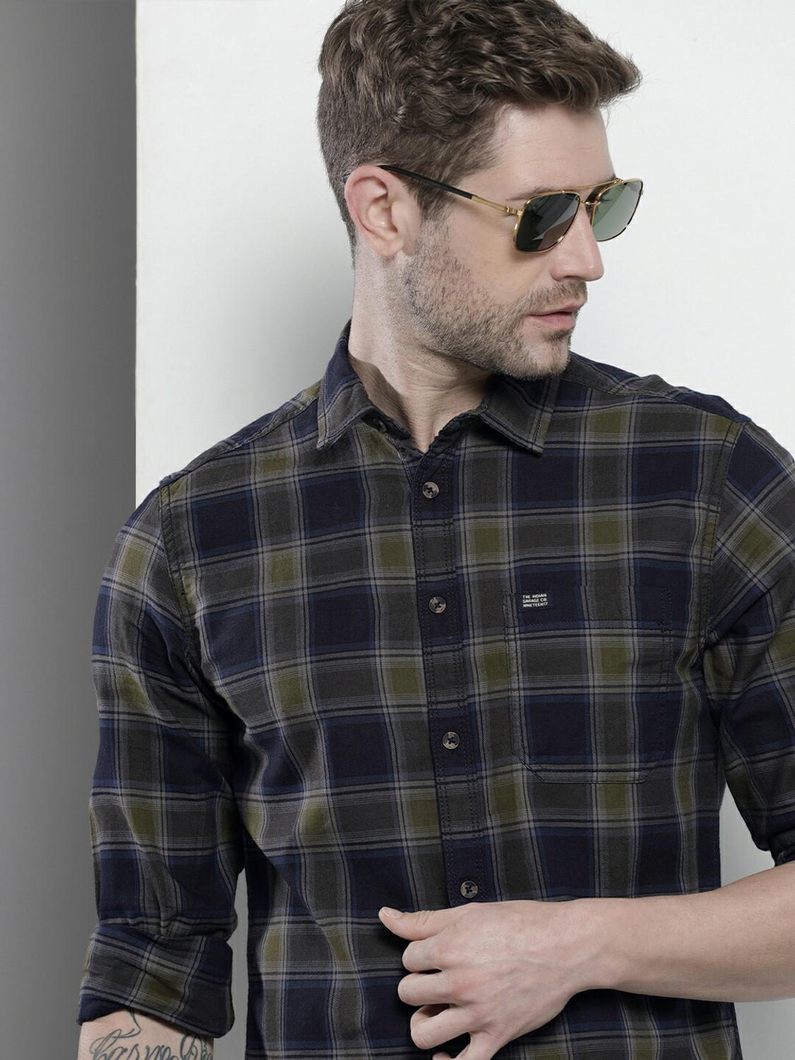Ivaan Large-scale plaid shirt.