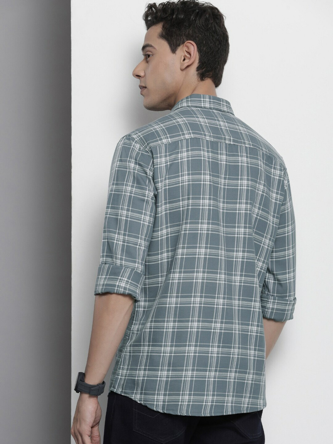 Ivaan Buttoned cuff roll shirt.