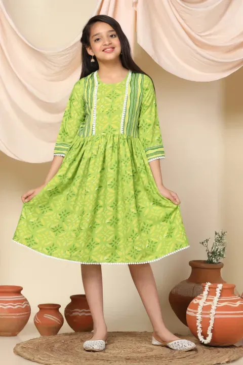 Fablina leaf-like motif Print Midi Dress