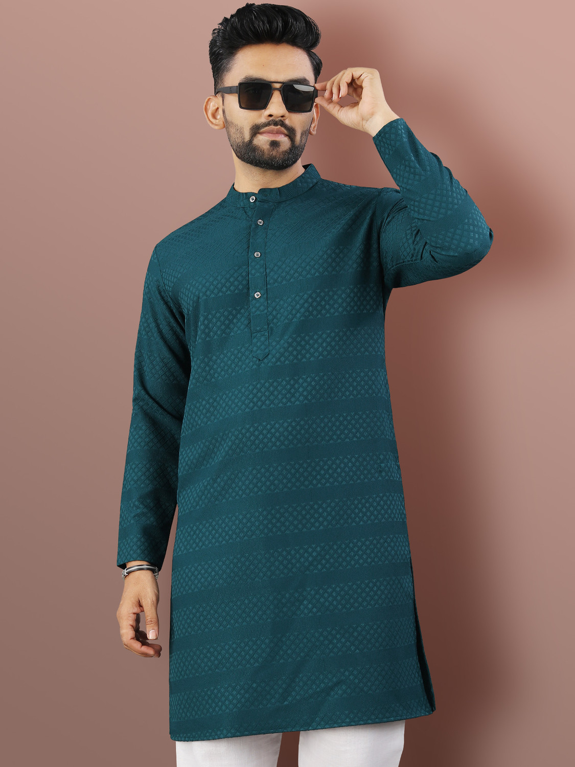 Verve Woven geometric pattern