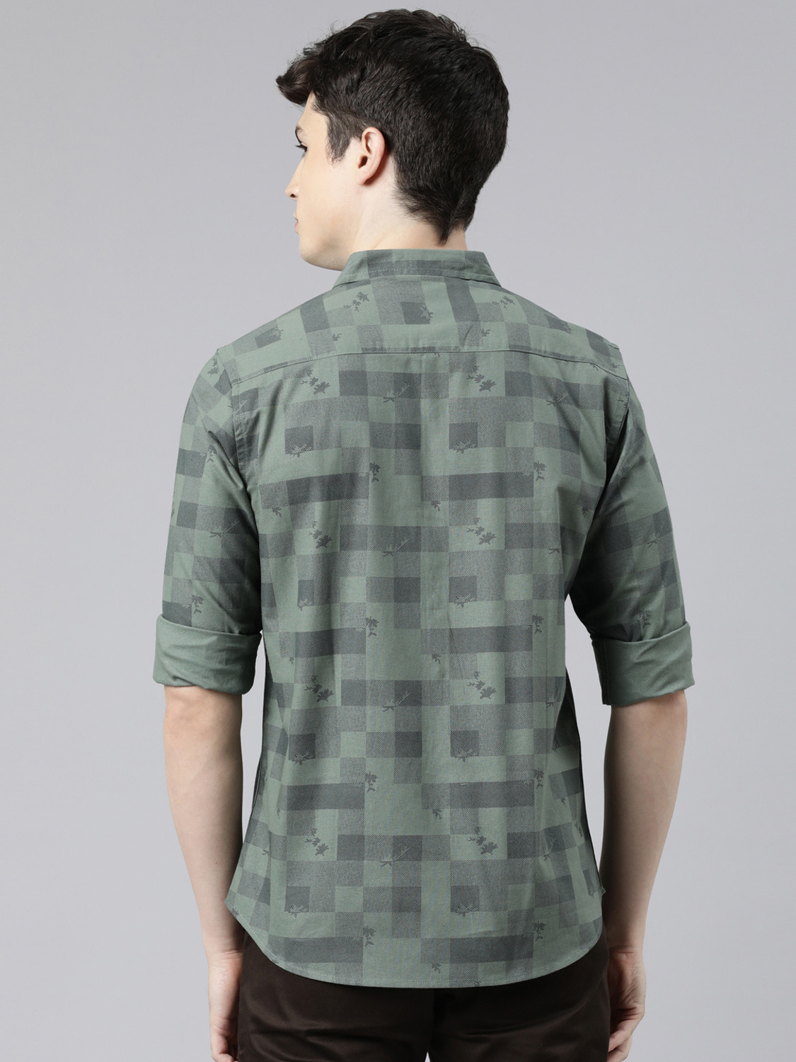 Cut Away Collar Casual Shirt