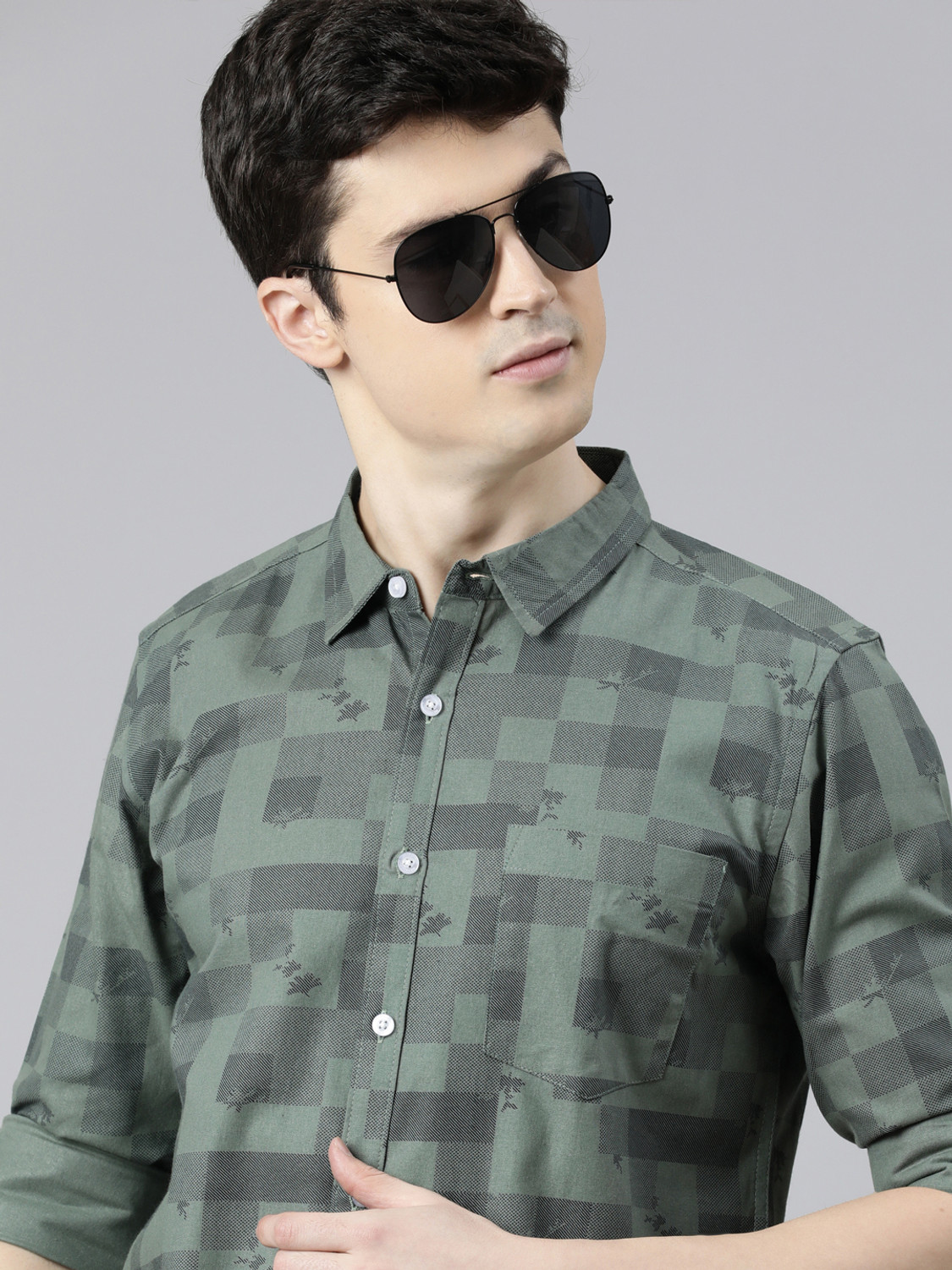 Cut Away Collar Casual Shirt