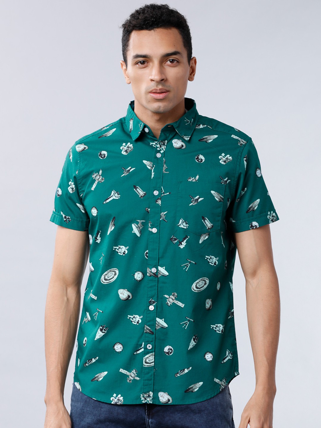 Havric Astronaut and satellite Print Shirt