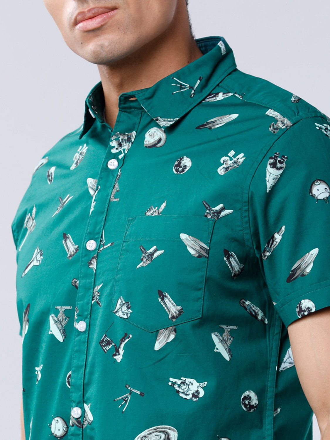 Havric Astronaut and satellite Print Shirt