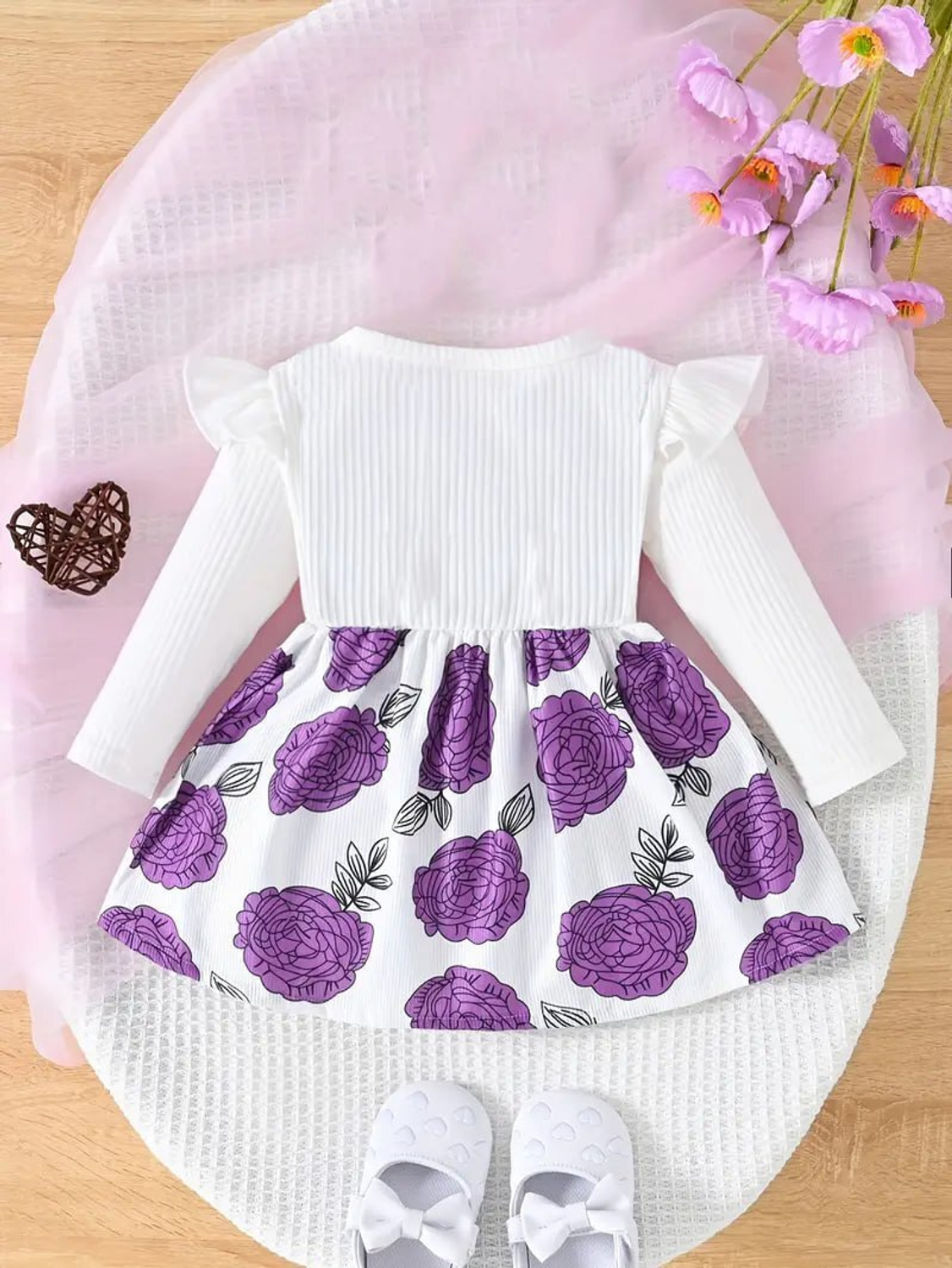 Parnika Sketched floral pattern