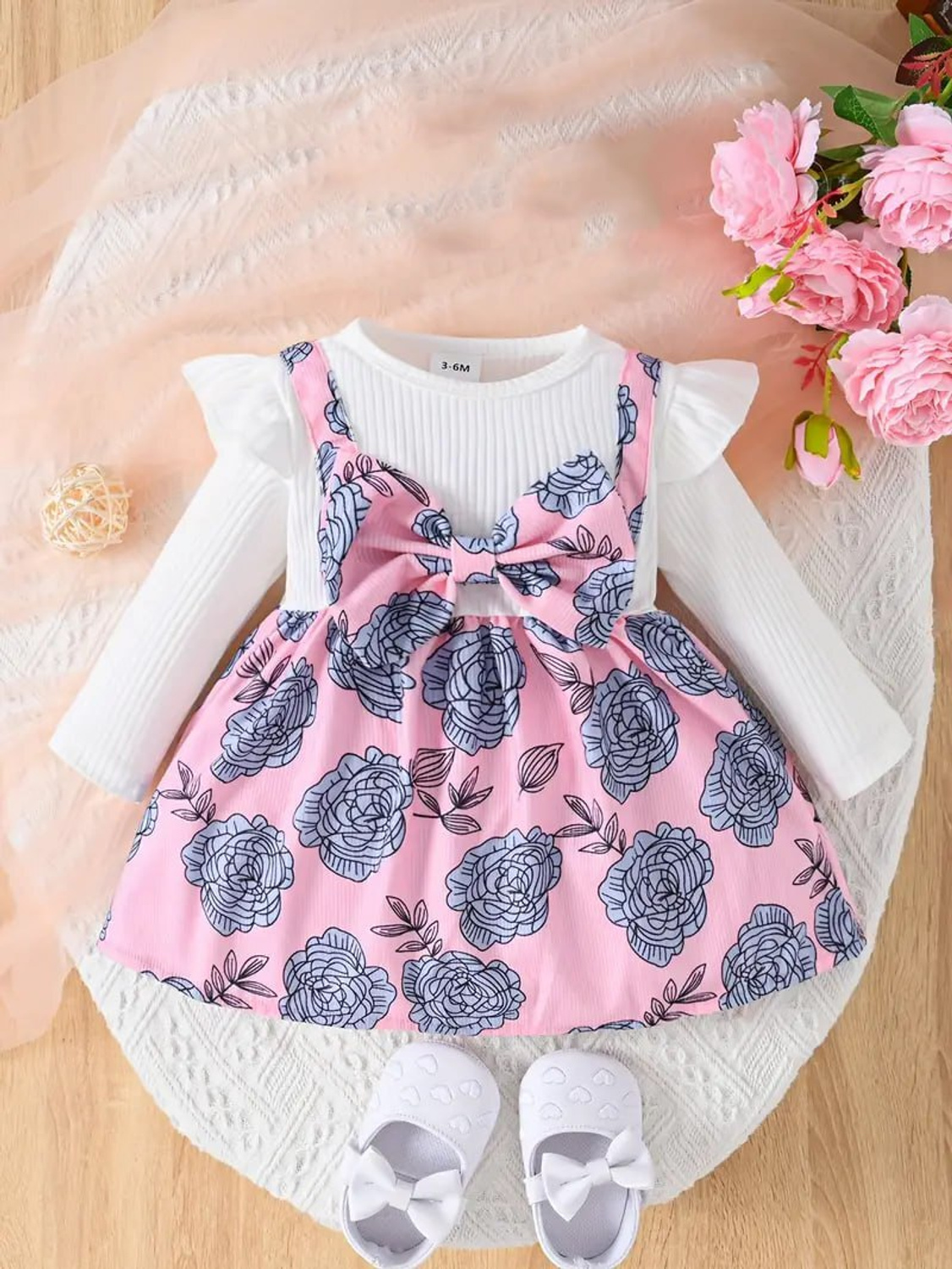 Parnika Sketched floral pattern