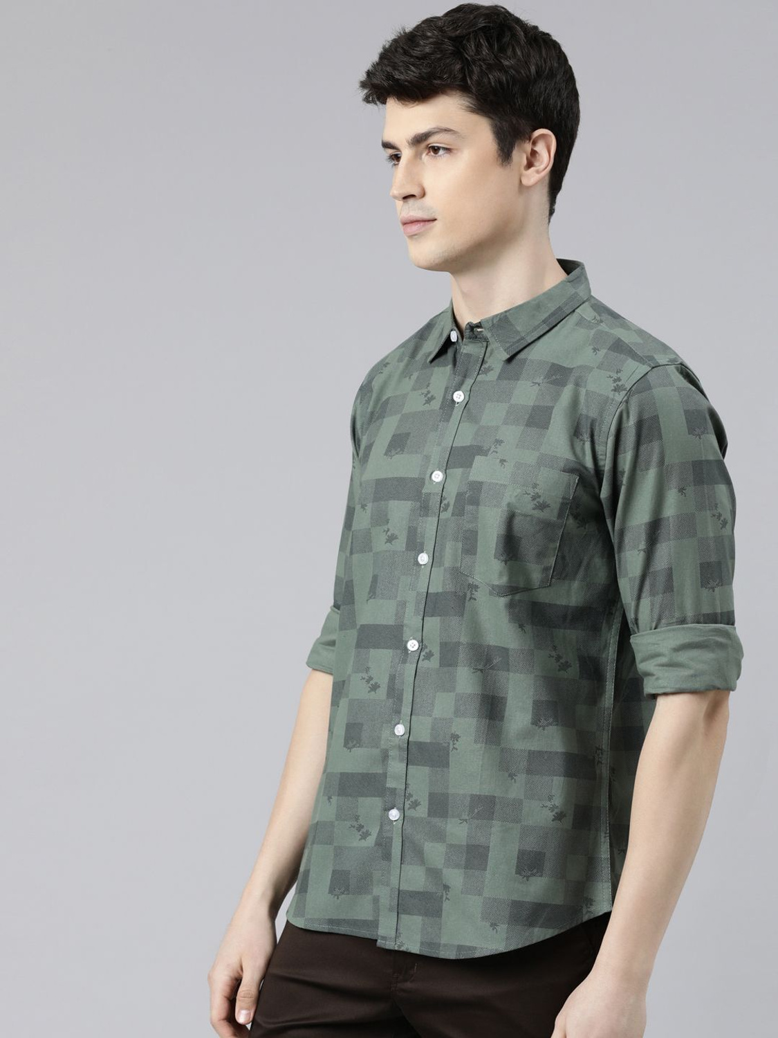 Cut Away Collar Casual Shirt