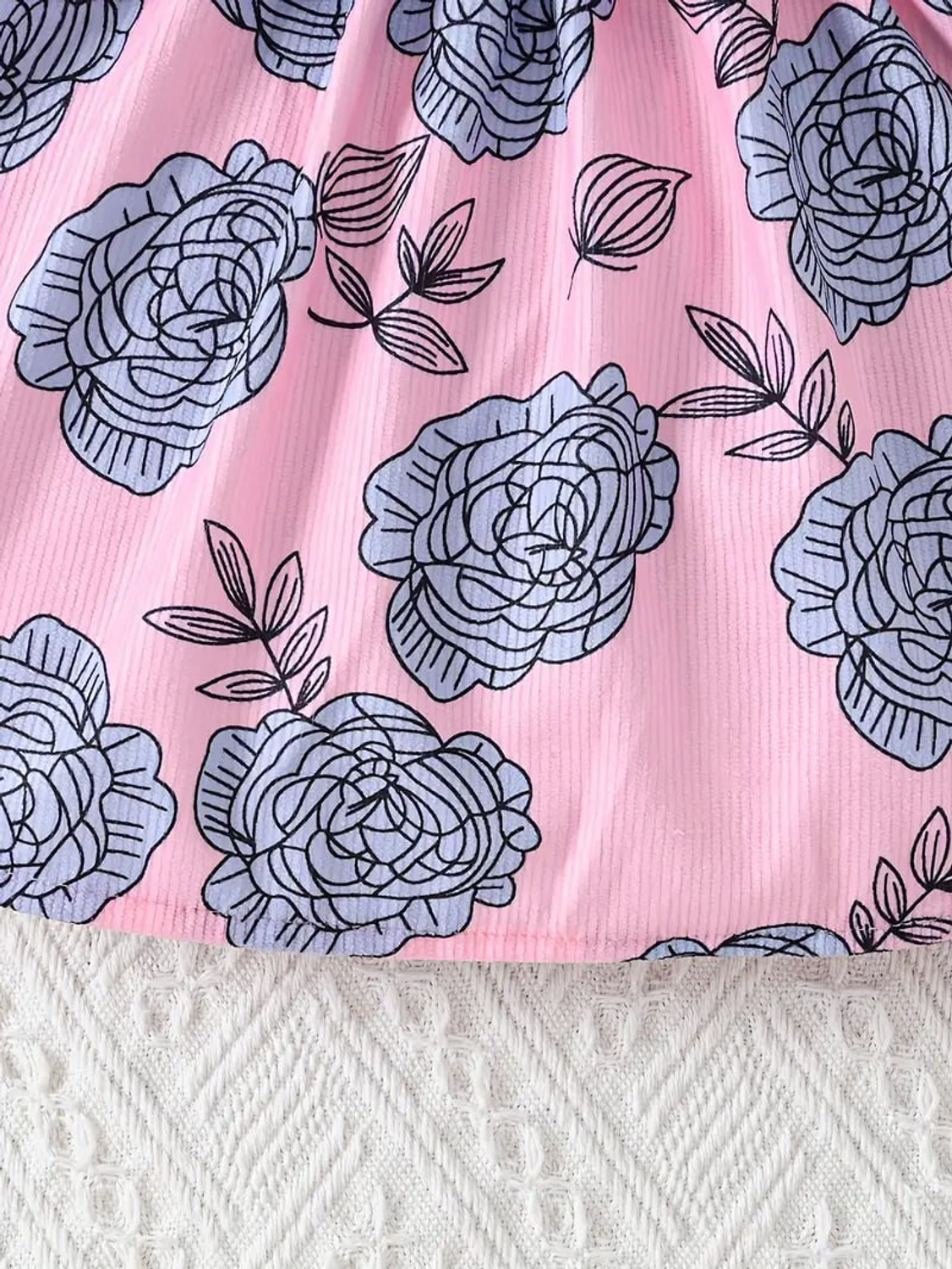 Parnika Sketched floral pattern