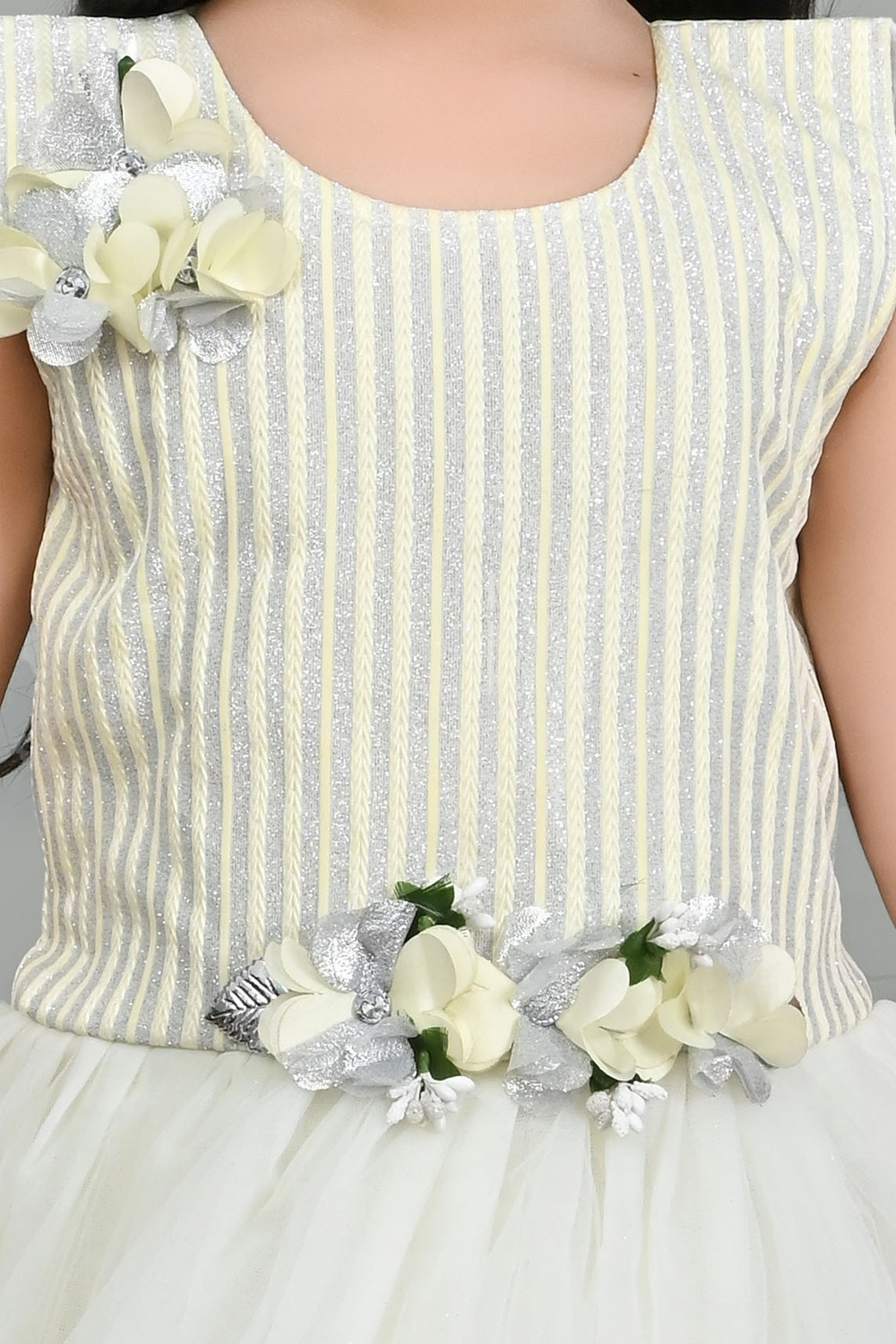 Zestelle Large 3D floral appliqué