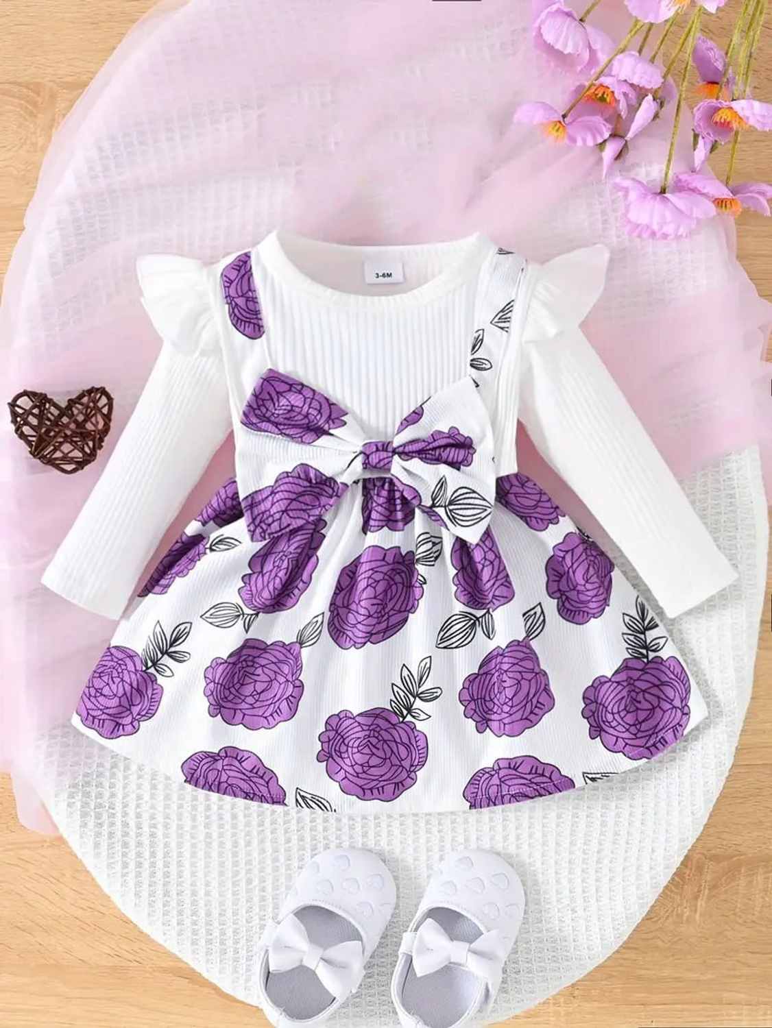 Parnika Sketched floral pattern