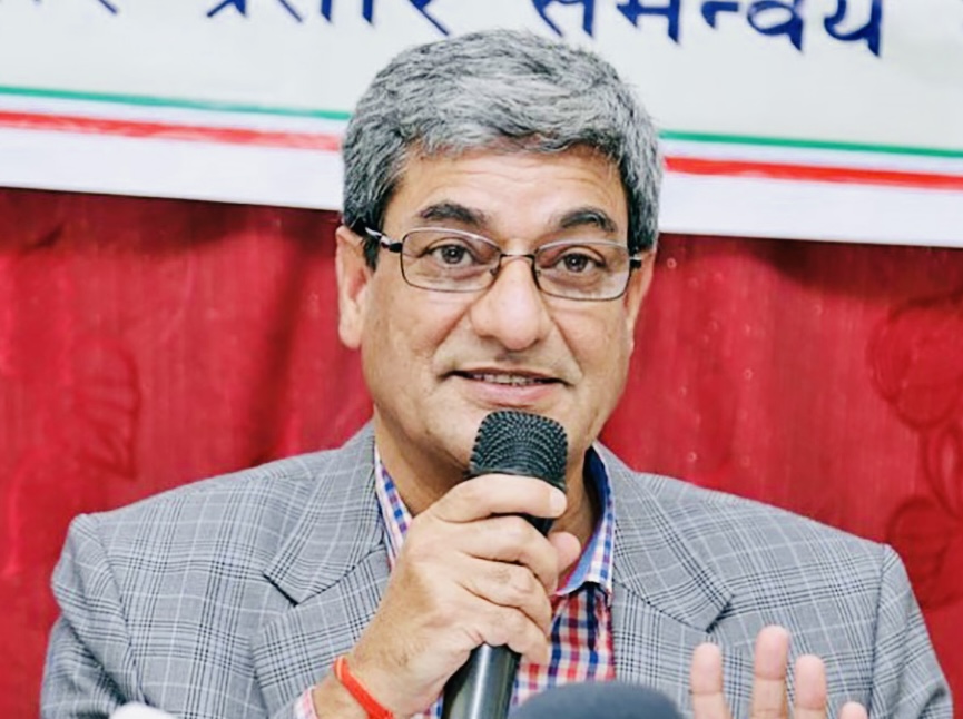 पूर्व गृहमन्त्री लेखकमाथि सेटिङमार्फत भिसा दुरुपयोगको आरोप, अख्तियारले अनुसन्धान गर्दै