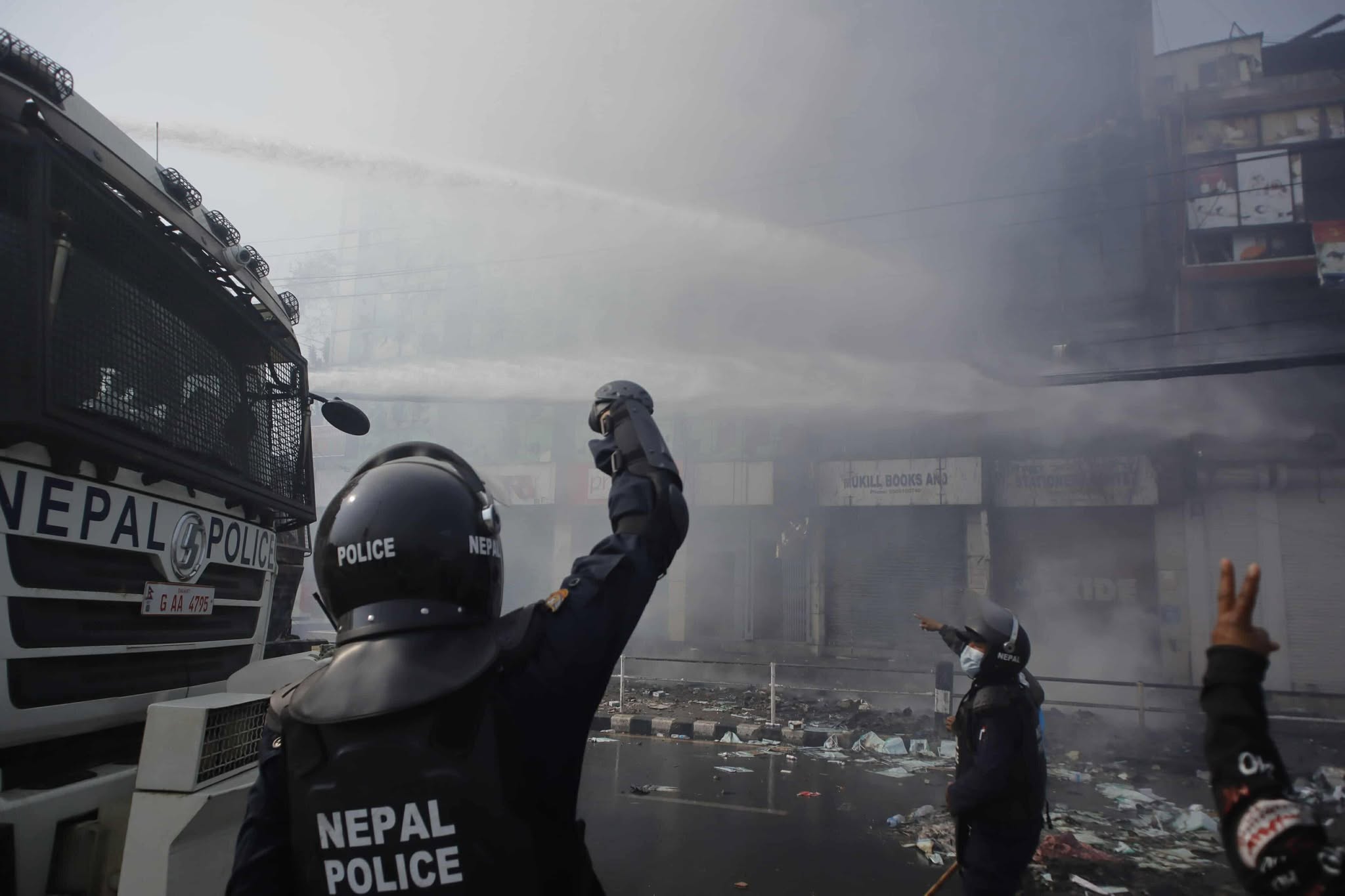 तोडफोड र आगजनीमा संलग्नलाई सार्वजनिक गर्न एमालेका युवा नेताहरूको माग