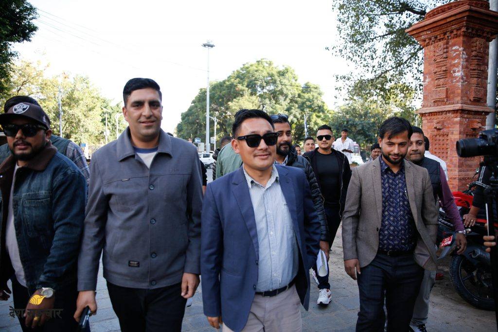 बालेन साहविरुद्ध उजुरी लिएर साइबर व्युरो पुग्यो एमालेनिकट युवा संघ