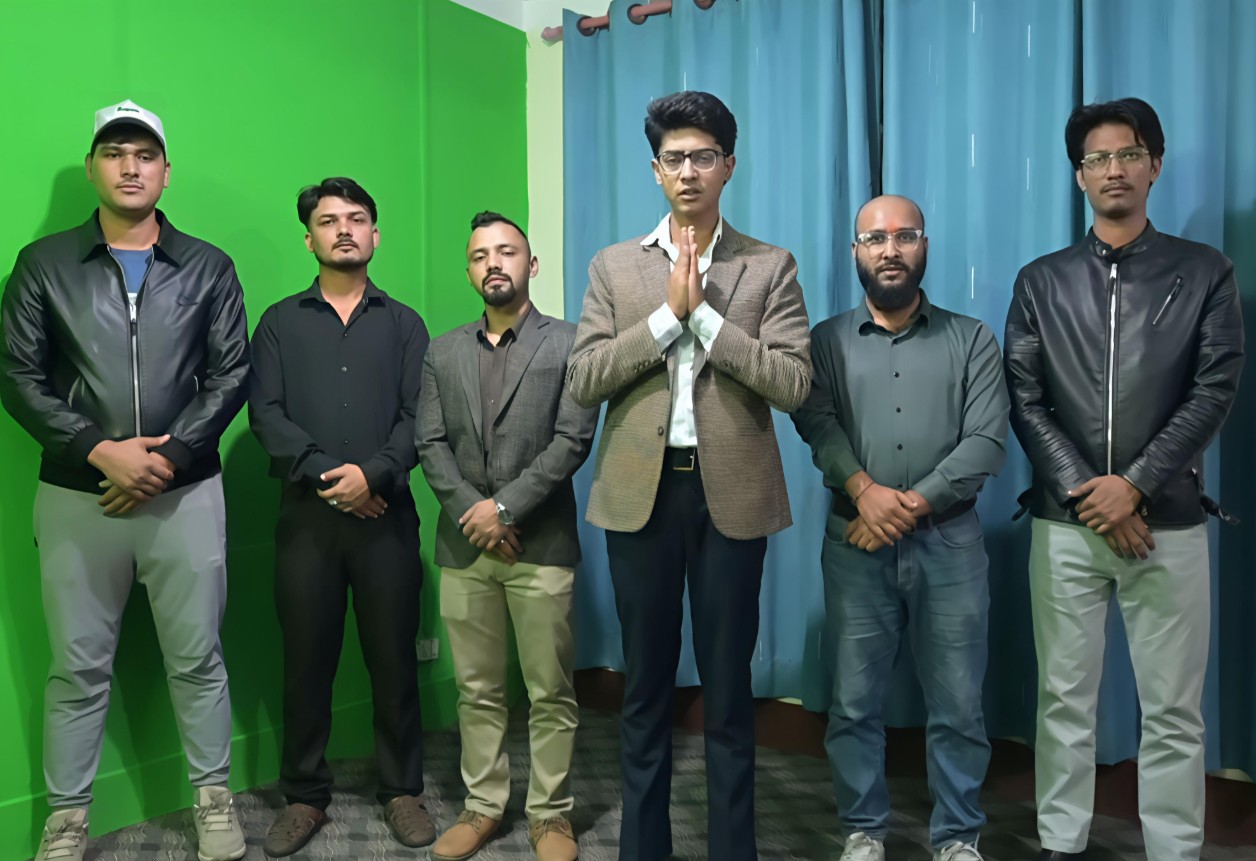 पार्टी खोल्दै मिराज ढुंगाना