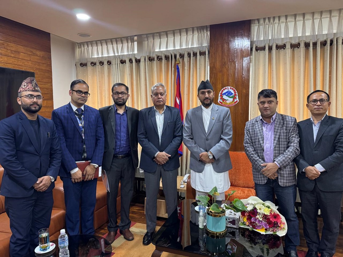 सञ्चारमन्त्री खरेलसँग भारतीय राजदूत श्रीवास्तवको भेट