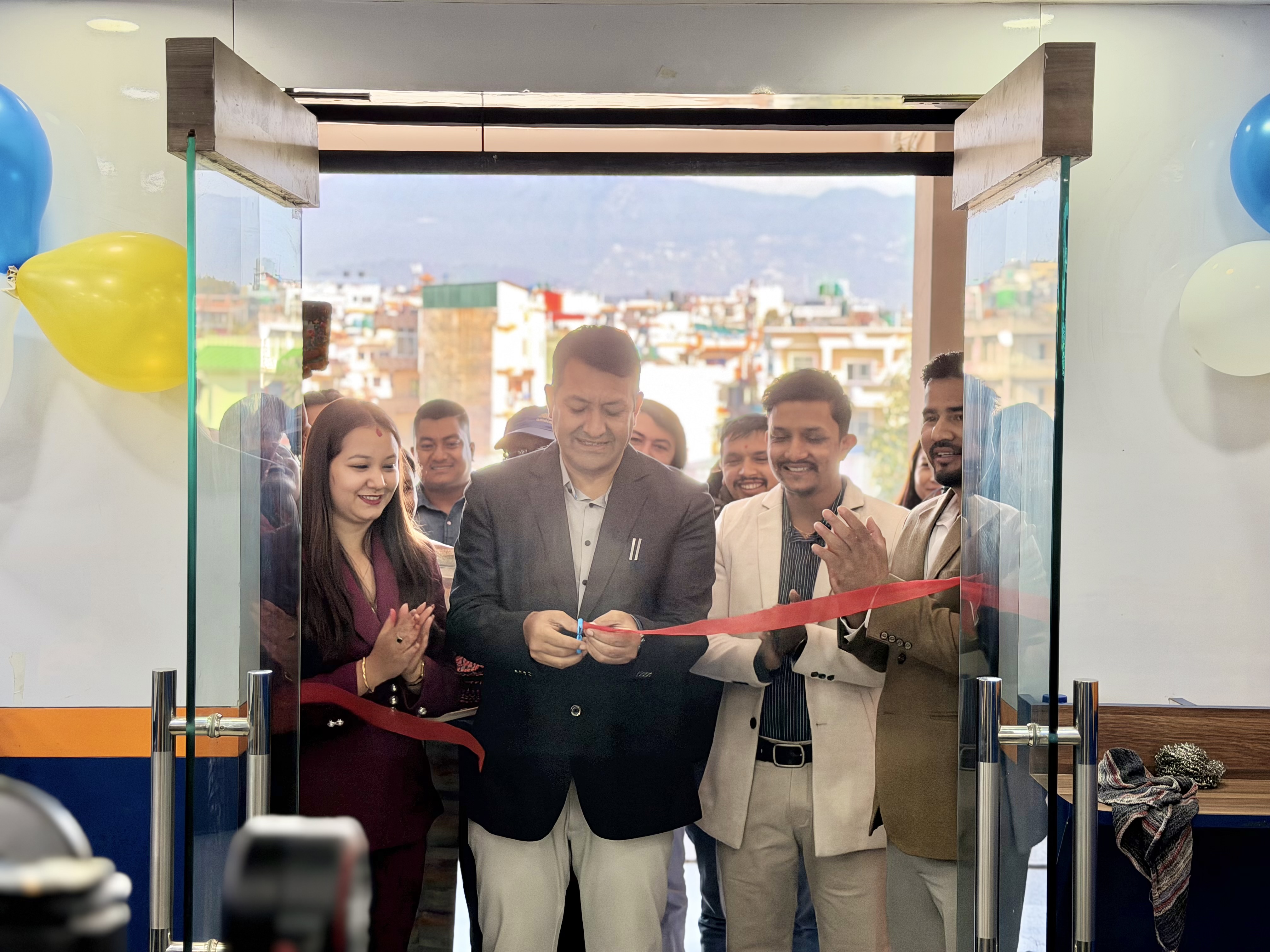 Infinity Education Hub को नयाँ शाखा जोरपाटीमा मेयर दीपक रिसालद्वारा औपचारिक रूपमा उद्घाटन