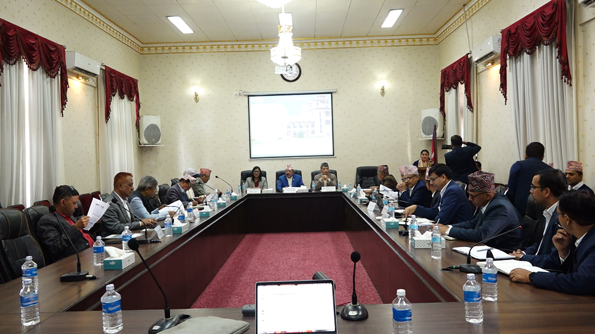 निर्वाचनबारे पूर्वपदाधिकारीसँगको परामर्शमा निर्वाचन आयोग