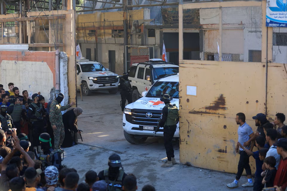 हमासबाट थप १३ जना इजरायली बन्दी रिहा