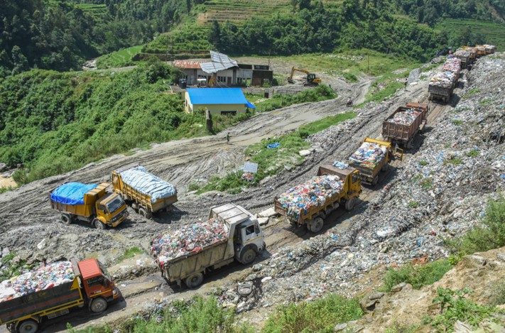 १५ दिनमा माग पूरा गर्ने कुलमानको प्रतिबद्धतापछि बञ्चरेडाँडामा जान थाले फोहरका गाडी