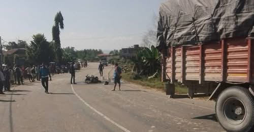 सिन्धुलीमा दुईवटा मोटरसाइकल र ट्रक ठोक्किँदा २ जनाको मृत्यु, ४ जना घाइते
