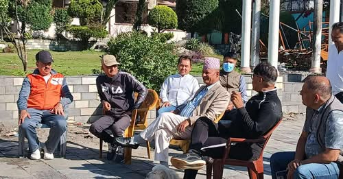 गृहमन्त्री अर्यालले अमेरिका भागे भनेका पूर्वऊर्जामन्त्री खड्का जलेको घरमै सार्वजनिक