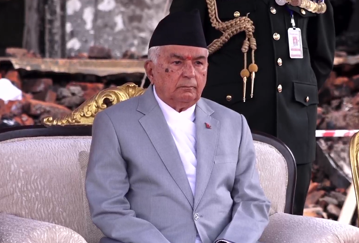 राष्ट्रपतिले प्रधानमन्त्री,सरकारका मन्त्रीहरू र राजनीतिक दलसँग चुनाबबारे छलफल गर्दै