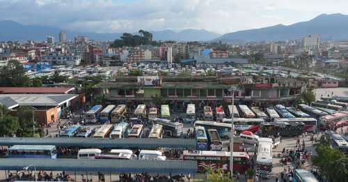 नयाँ बसपार्कमा जथाभावी रुपमा यात्रुको झोला तानेर दुःख दिने ४६ जना पक्राउ