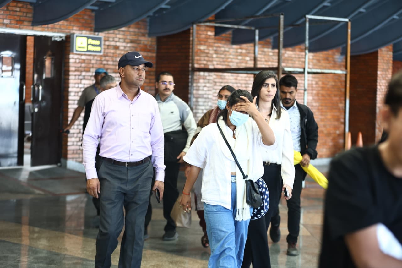 खाली हात निराश फर्किए विपिनकी आमा र बहिनी