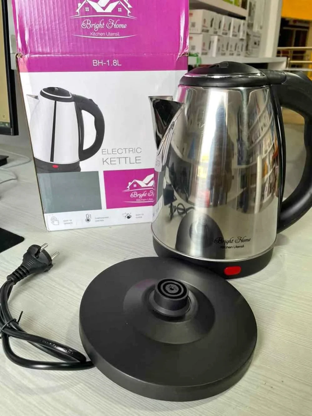 Portable Electric Kettle 1.8L(1500 Watt)